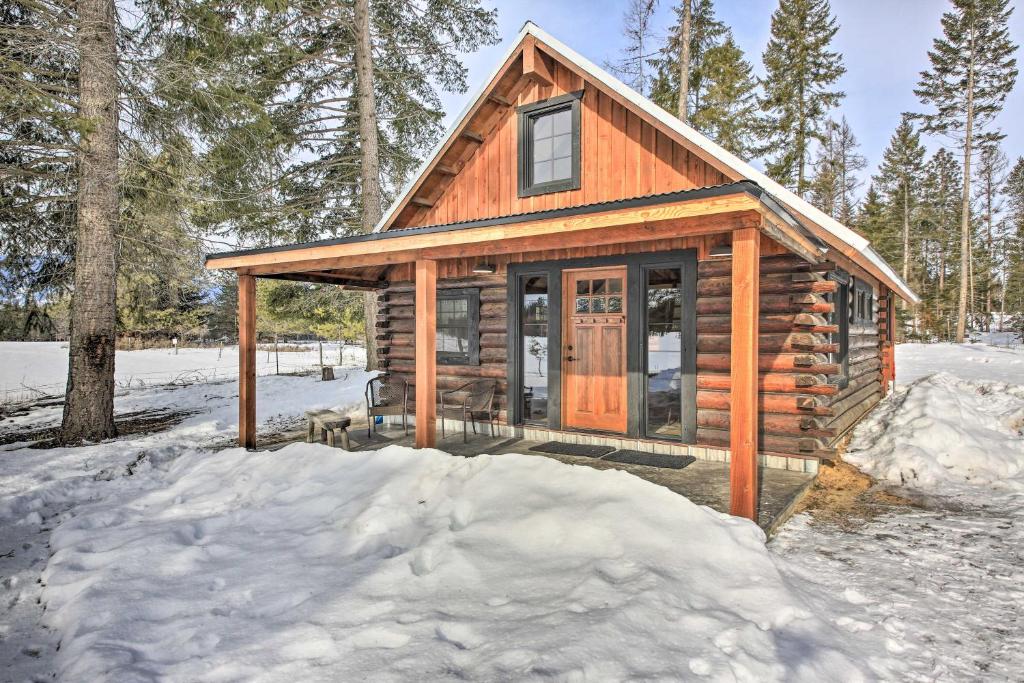 Serene Kootenai Cabin - 3 Mi to Dtwn and River!